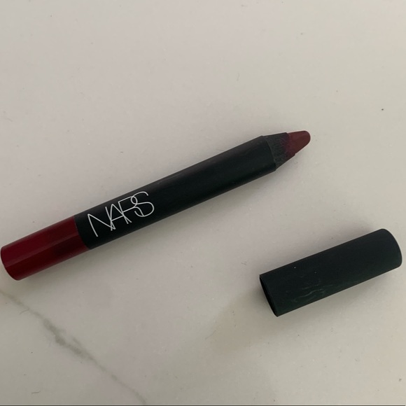 NARS Velvet Matte lip pencil Endangered Red - EUC - Picture 8 of 10
